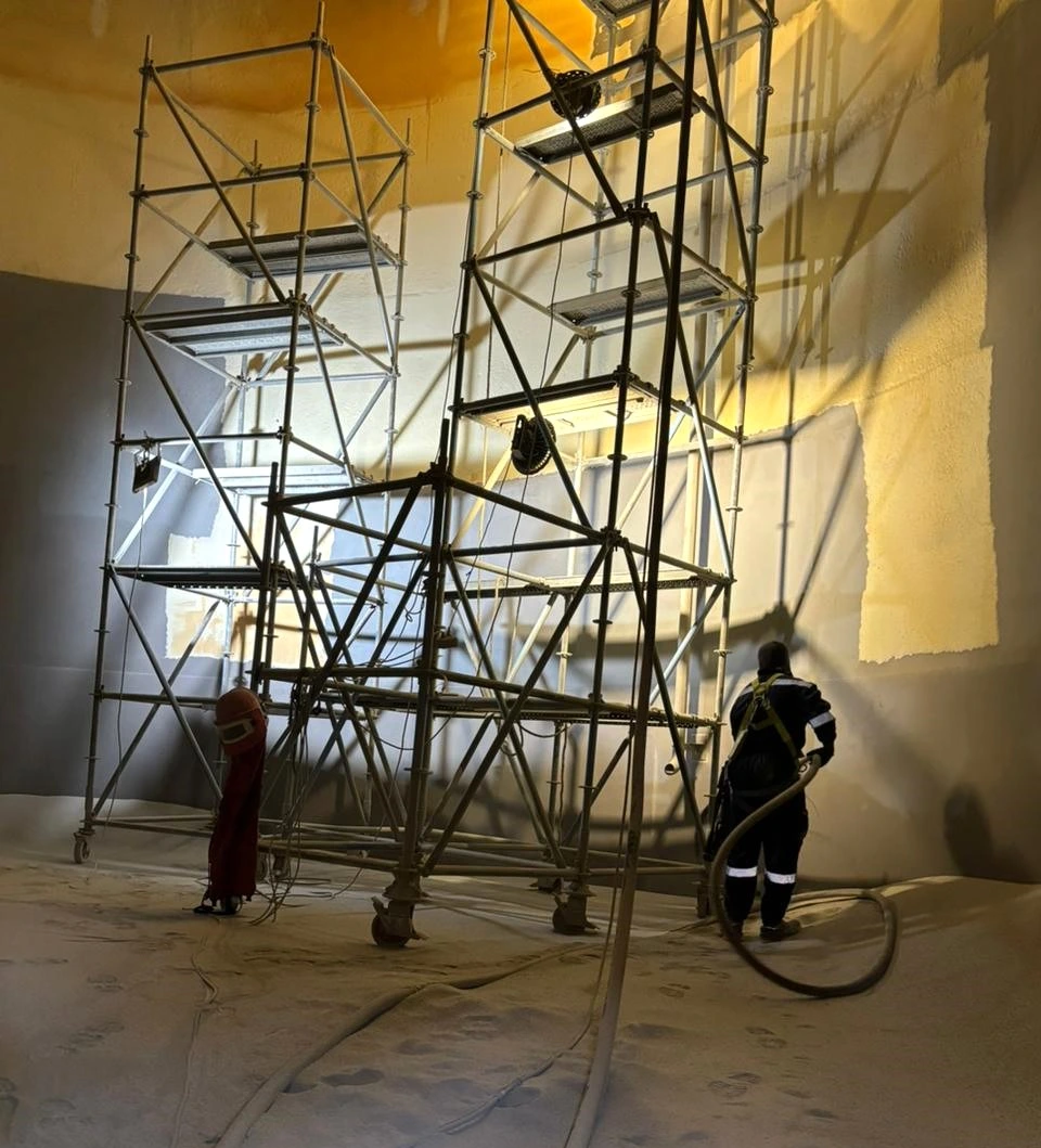 Intervención de estructura metálica y aplicación Sherwin-Williams